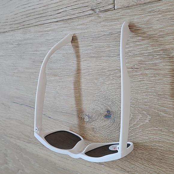 NWOT Minuty Rosé White Unisex Sunglasses with Blue Lenses - Picture 5 of 5